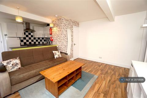 2 bedroom flat to rent, Essex Road, London, N1