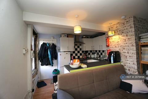 2 bedroom flat to rent, Essex Road, London, N1