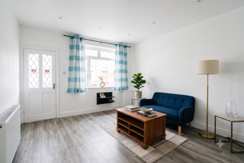 2 bedroom terraced house to rent, Liverpool Street, Salford M6