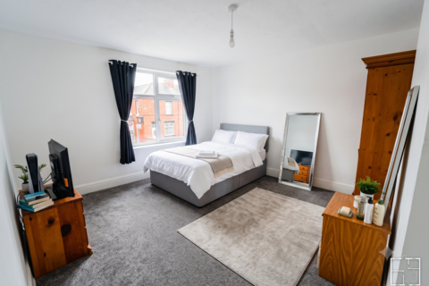 2 bedroom terraced house to rent, Liverpool Street, Salford M6