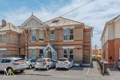 1 bedroom flat for sale, Richmond Park Road, Bournemouth BH8