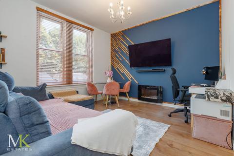 1 bedroom flat for sale, Richmond Park Road, Bournemouth BH8