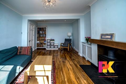 4 bedroom semi-detached house to rent, White Close, High Wycombe HP13