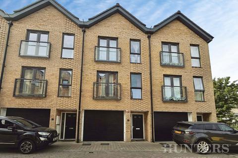 Daffodil Close, Mitcham Junction