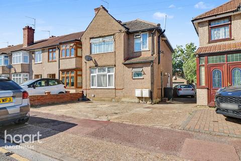First Avenue, Dagenham