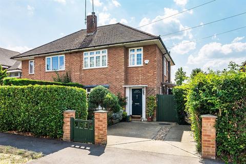 MIDDLEMEAD, GREAT BOOKHAM, KT23
