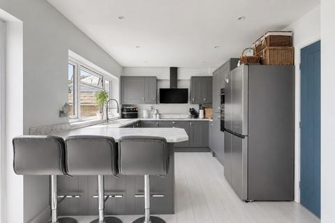 4 bedroom detached house for sale, Beverley Avenue, Canvey Island SS8