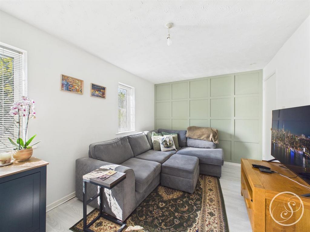 House in Leeds, West Yorkshire - More