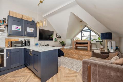 2 bedroom flat for sale, Connaught Road, Weymouth