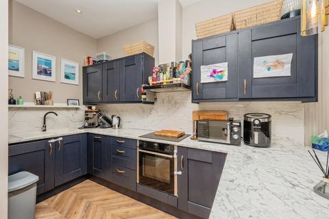 2 bedroom flat for sale, Connaught Road, Weymouth