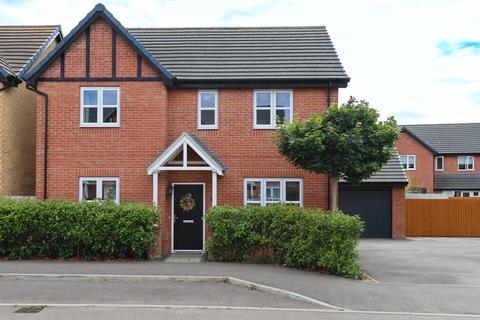 4 bedroom detached house for sale, Kings Grove, Bedford MK43