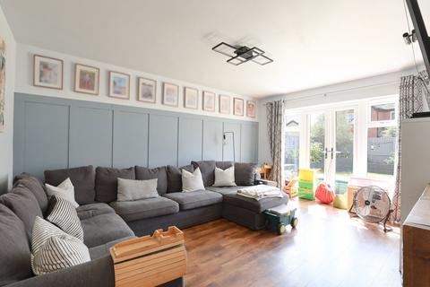 4 bedroom detached house for sale, Kings Grove, Bedford MK43