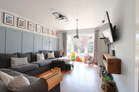 4 bedroom detached house for sale, Kings Grove, Bedford MK43