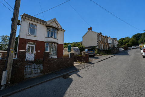 4 bedroom detached house for sale, Ystalyfera, Swansea SA9