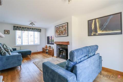 4 bedroom detached house for sale, Deepwell Avenue, Halfway, Sheffield, S20
