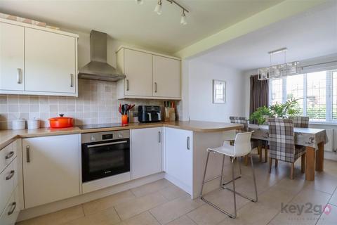 4 bedroom detached house for sale, Deepwell Avenue, Halfway, Sheffield, S20