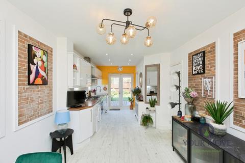 3 bedroom end of terrace house for sale, Dallow Street, Staffordshire DE14
