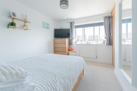 3 bedroom terraced house for sale, Campion Close, Calne