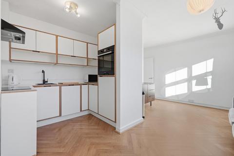 1 bedroom flat to rent, Roman Road, Bow E3