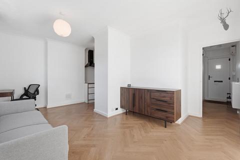 1 bedroom flat to rent, Roman Road, Bow E3