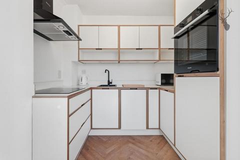 1 bedroom flat to rent, Roman Road, Bow E3