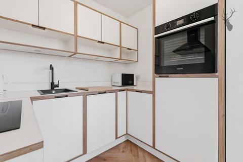 1 bedroom flat to rent, Roman Road, Bow E3