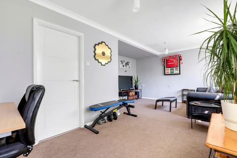 2 bedroom flat for sale, Queens Road, Nottingham NG12