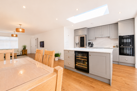 4 bedroom end of terrace house for sale, Maybury Road, Barking IG11