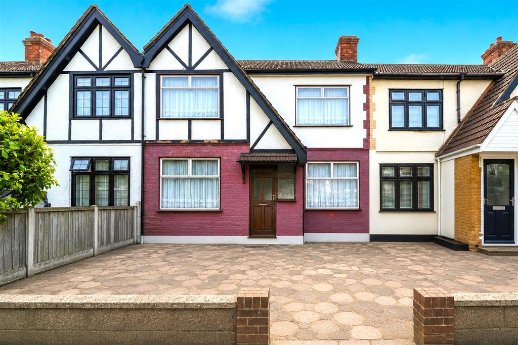 3 bedroom house for sale in Redbridge on OnTheMarket