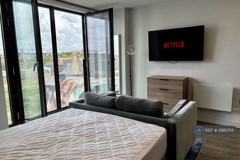 Studio to rent, Parliament Sqaure, Liverpool, L1