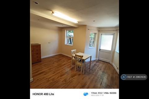 Studio to rent, Stanstead Road, London, SE23