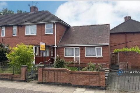 5 bed terraced house for rent in Byland Avenue, York, YO31