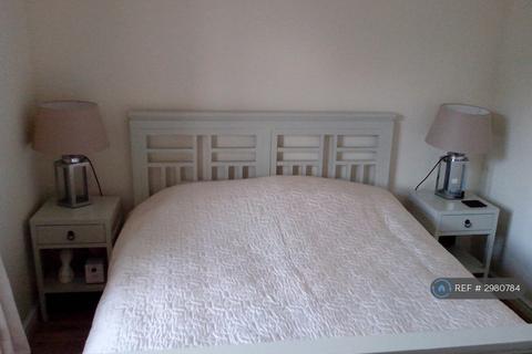 2 bedroom terraced house to rent, The Orchard, Virginia Water, GU25