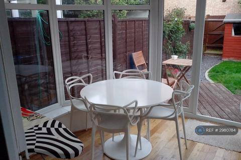 2 bedroom terraced house to rent, The Orchard, Virginia Water, GU25