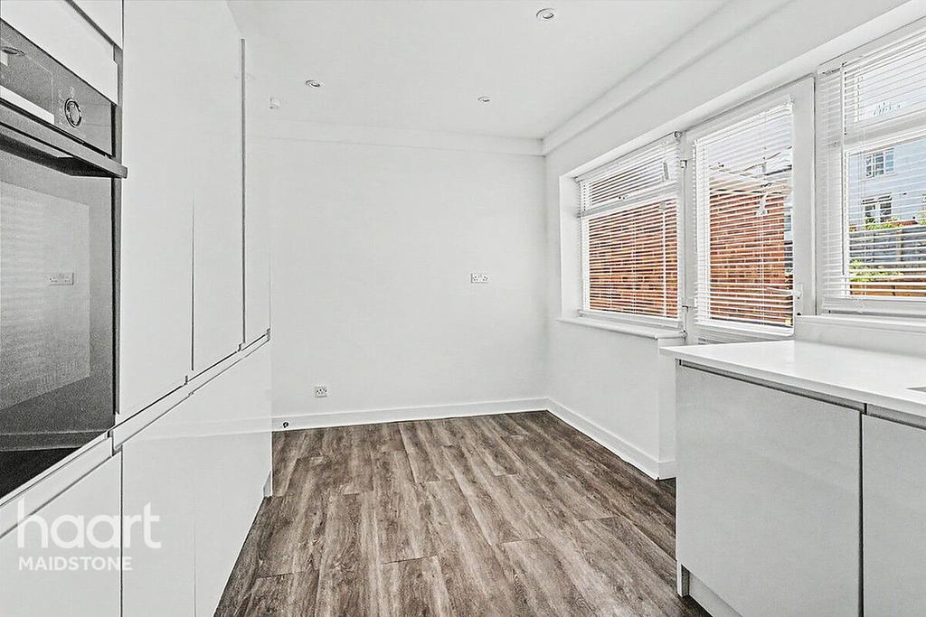 3 bedroom terraced house for sale in Maidstone on OnTheMarket