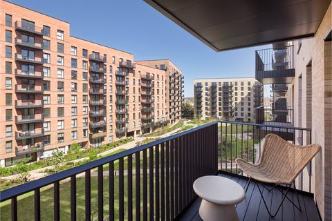 2 bedroom apartment for sale, Menier Apartments at Hayes Village Carnation Gardens, Nestle Avenue, Hayes UB3