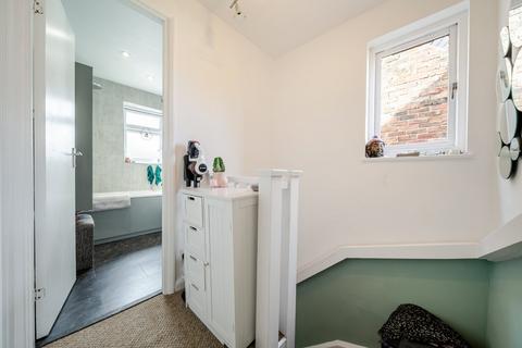 3 bedroom end of terrace house for sale, Kinburn Street, London, SE16