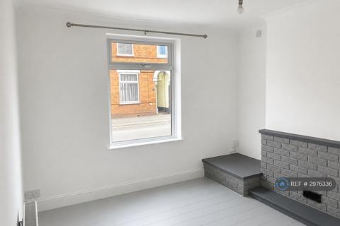 3 bedroom terraced house to rent, Tealby Street, Lincoln, LN5
