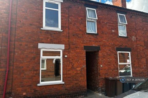 3 bedroom terraced house to rent, Tealby Street, Lincoln, LN5