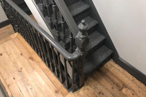2 bedroom flat share to rent, Flat 4, 98-100 Portland Street, Lincoln, LN5 7LE