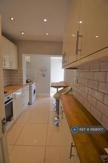 4 bedroom terraced house to rent, Mortlake Road, Ilford, IG1