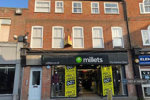 2 bedroom flat to rent, High St, Chesham, HP5