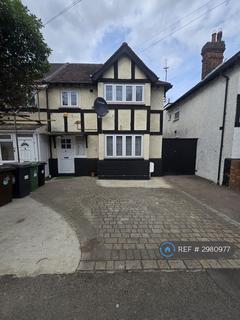 2 bedroom flat to rent, New Road, London, E4