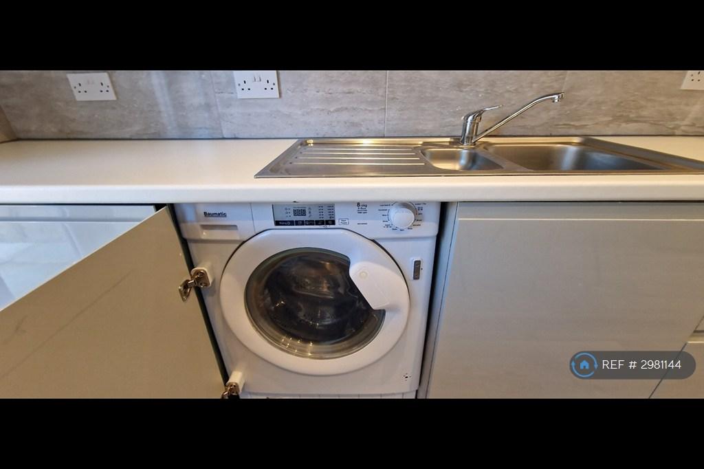 Redesdale Place, Leeds, LS16 - More