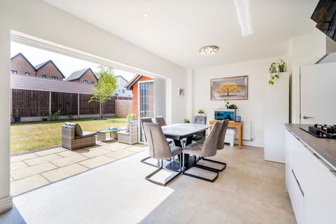 3 bedroom detached house for sale, Paddock Way, Crowthorne, RG45