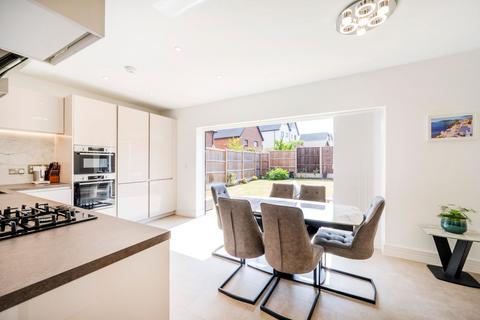 3 bedroom detached house for sale, Paddock Way, Crowthorne, RG45