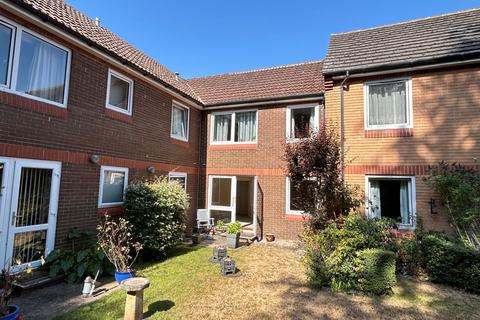 1 bedroom ground floor flat for sale, Wentworth Drive, Broadstone BH18