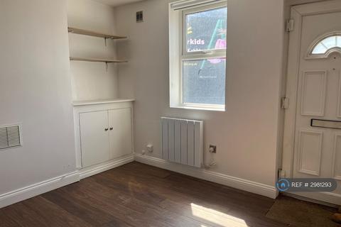 2 bedroom terraced house to rent, Upper Stone Street, Maidstone, ME15