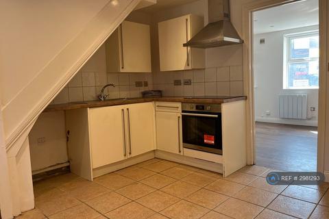 2 bedroom terraced house to rent, Upper Stone Street, Maidstone, ME15