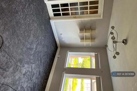 2 bedroom flat to rent, Mallard Rd, Glasgow, G81
